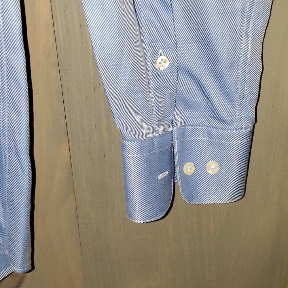 Armani - Picture 3 of 3